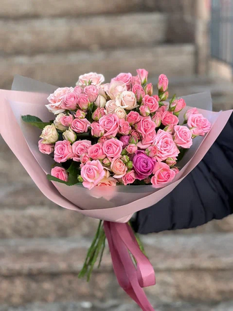 Букет из кустовых роз купить в Самаре по низким ценам с доставкой